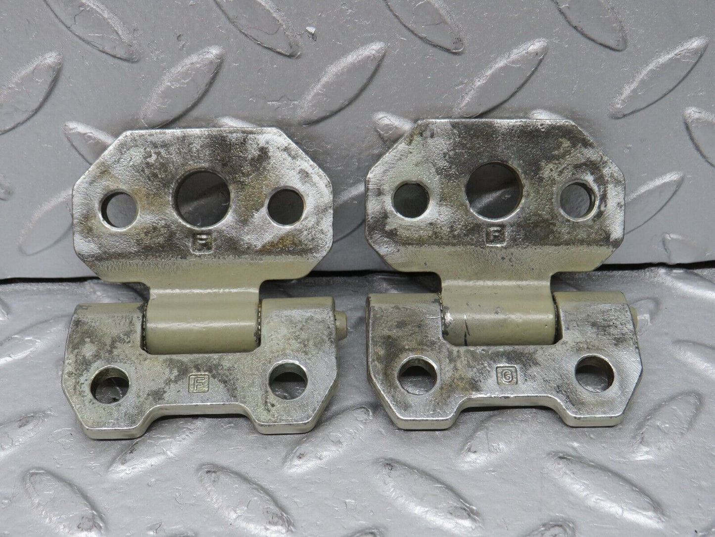 36615 Mercedes-Benz W201 190E 2.0L Door Hinge Right Side