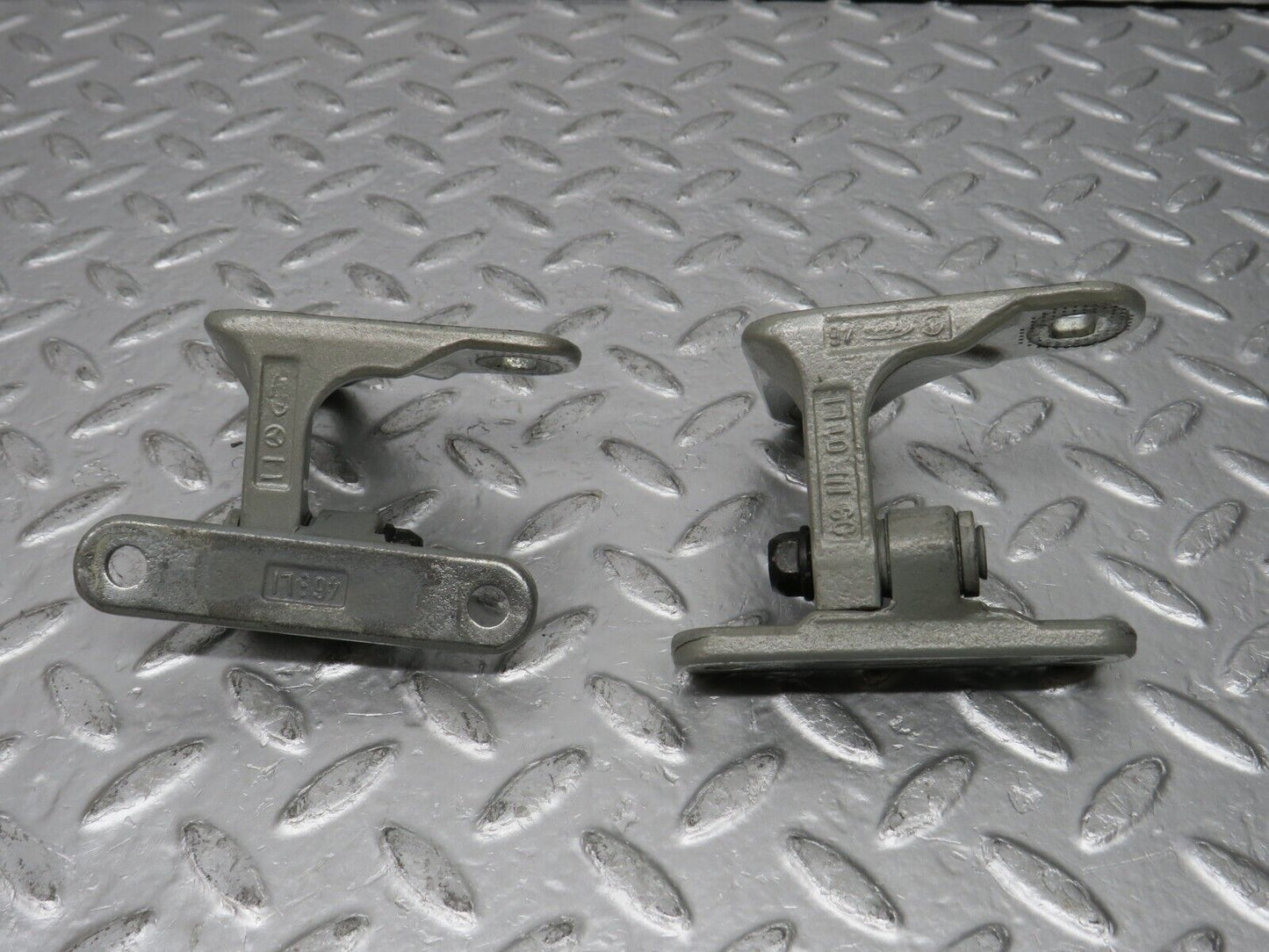 32278 Mercedes-Benz W220 S430 Front Left Door Hinge