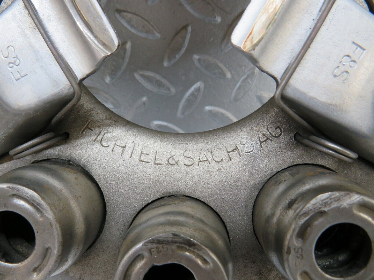 35920 Mercedes-Benz 240D OM616.912 Clutch Pressure Plate YK228KX