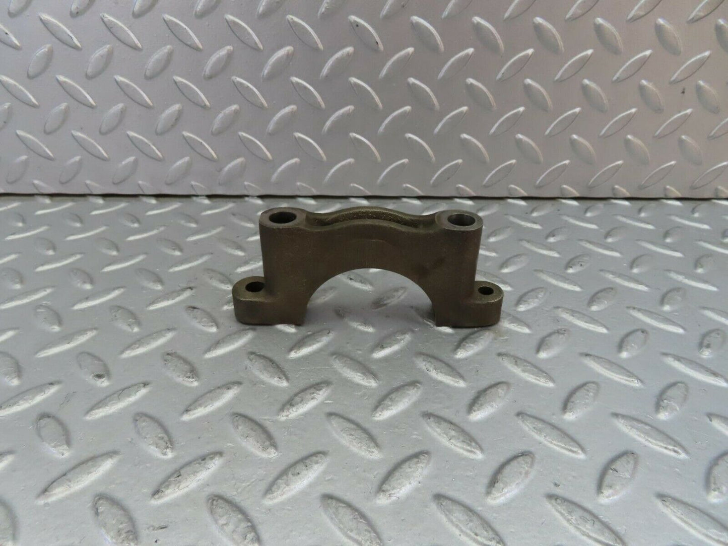 10217 Mercedes-Benz W111 220SE Crankshaft Bearing Holder Block 1800110011