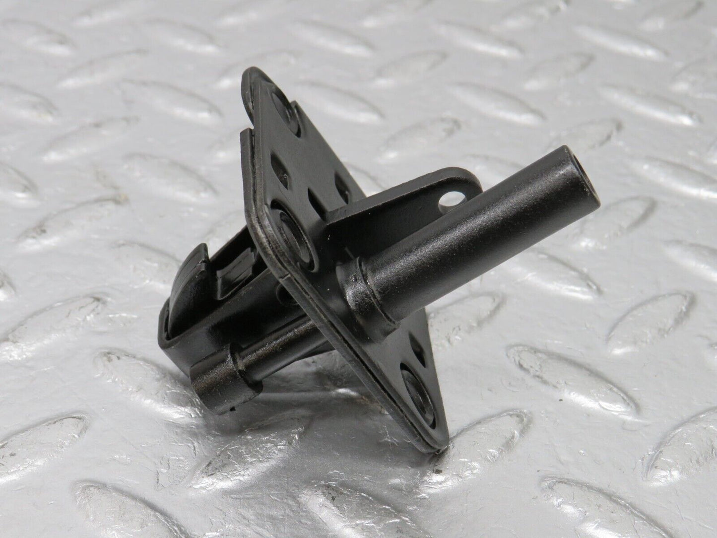 33629 Mercedes-Benz S123 280TE Wagon Bonnet Lock Catch