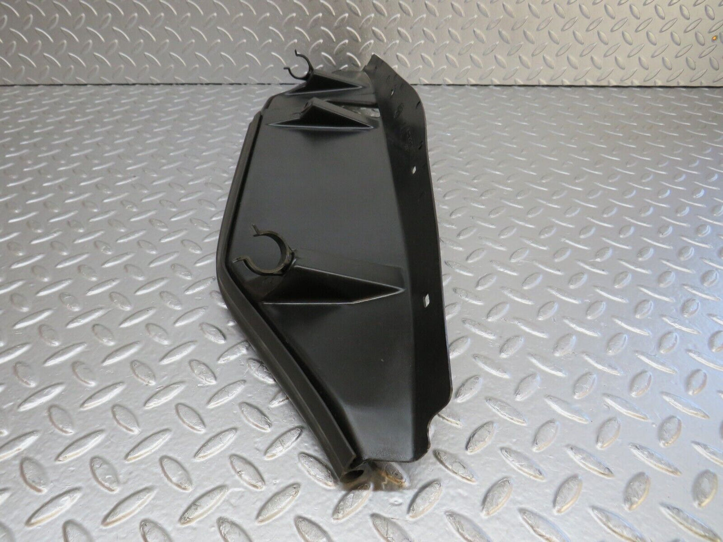 33591 Mercedes-Benz W201 190E Radiator Cover Panel 2015050088