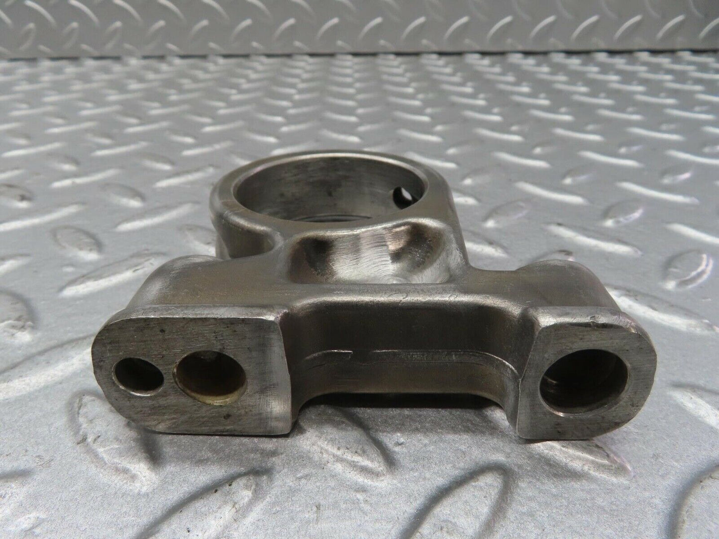 13356 Mercedes-Benz C107 350SLC Coupe Camshaft Tower Bearing 1160512112