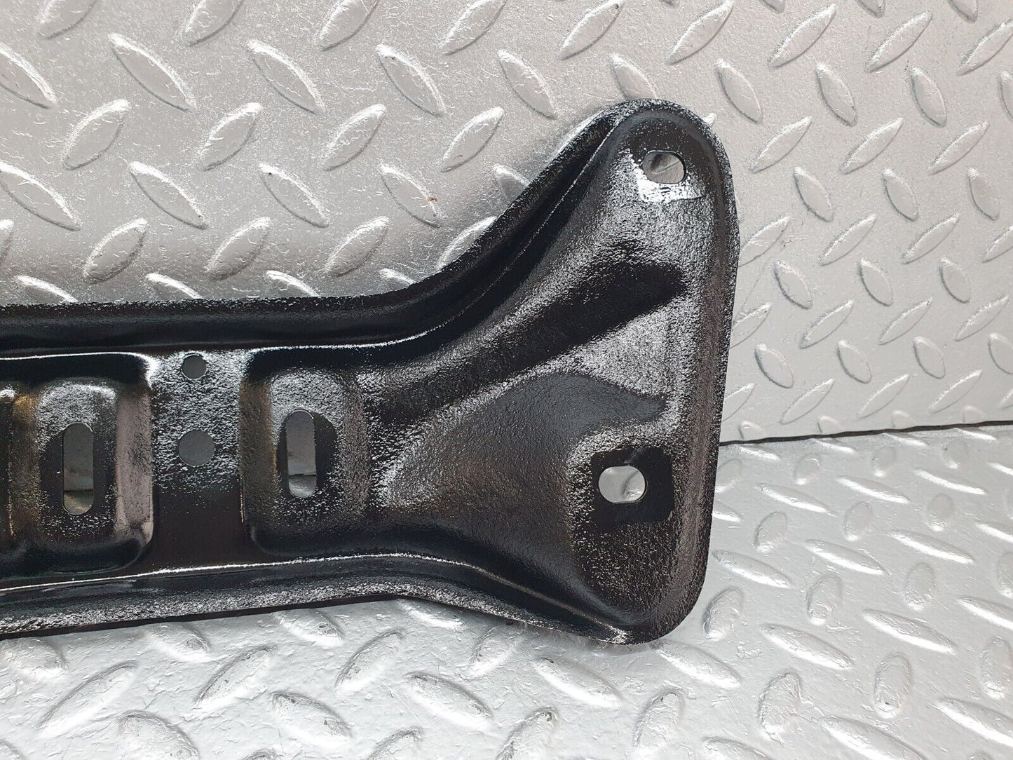 43894 Mercedes-Benz C123 230CE Coupe Gearbox Mount Bracket