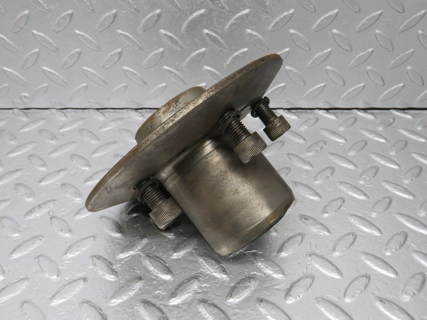 40396 Mercedes-Benz W110 230 Front Wheel Hub