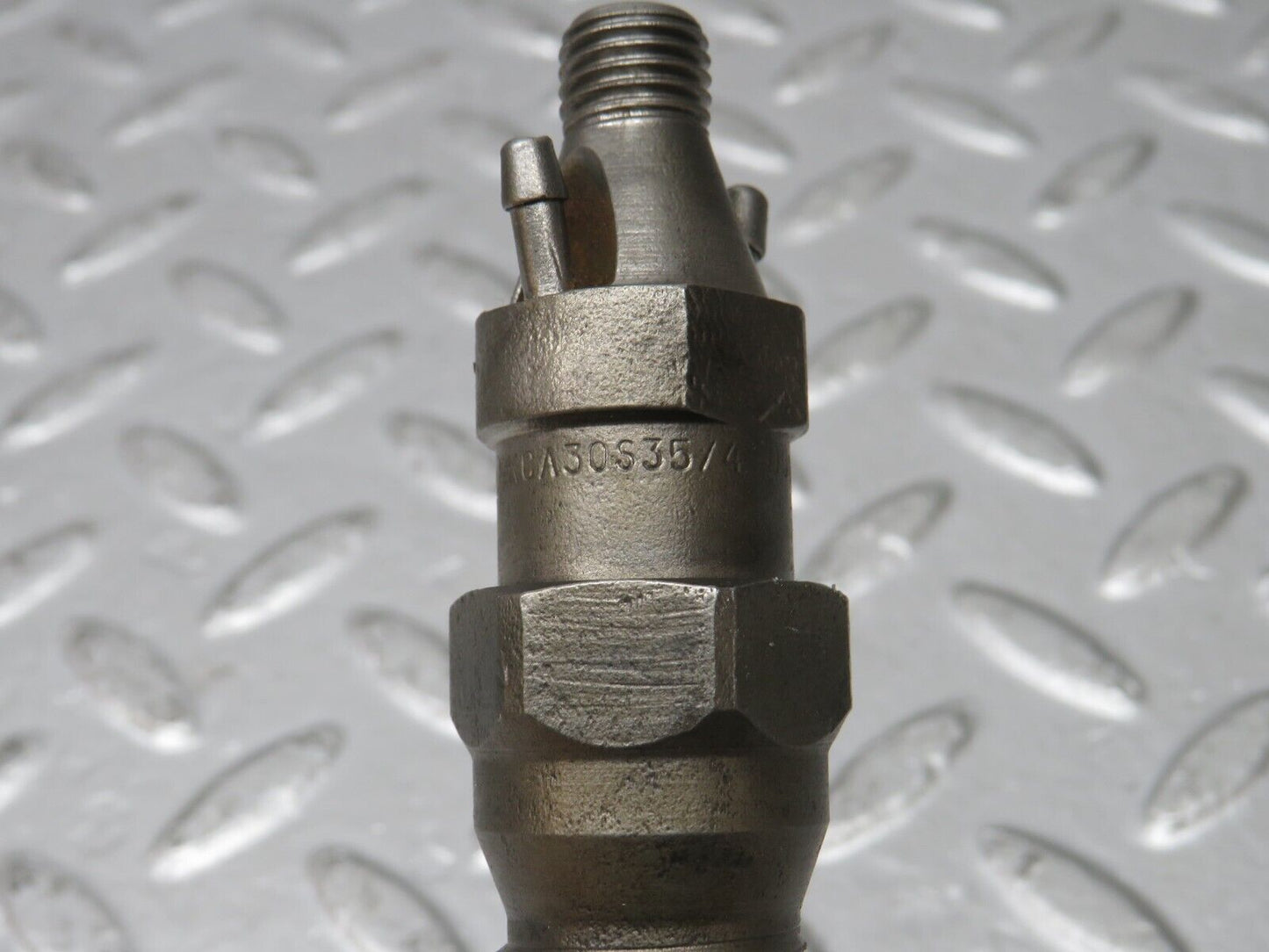 32903 Mercedes-Benz W123 300D Fuel Injector Bosch KCA30S35/4