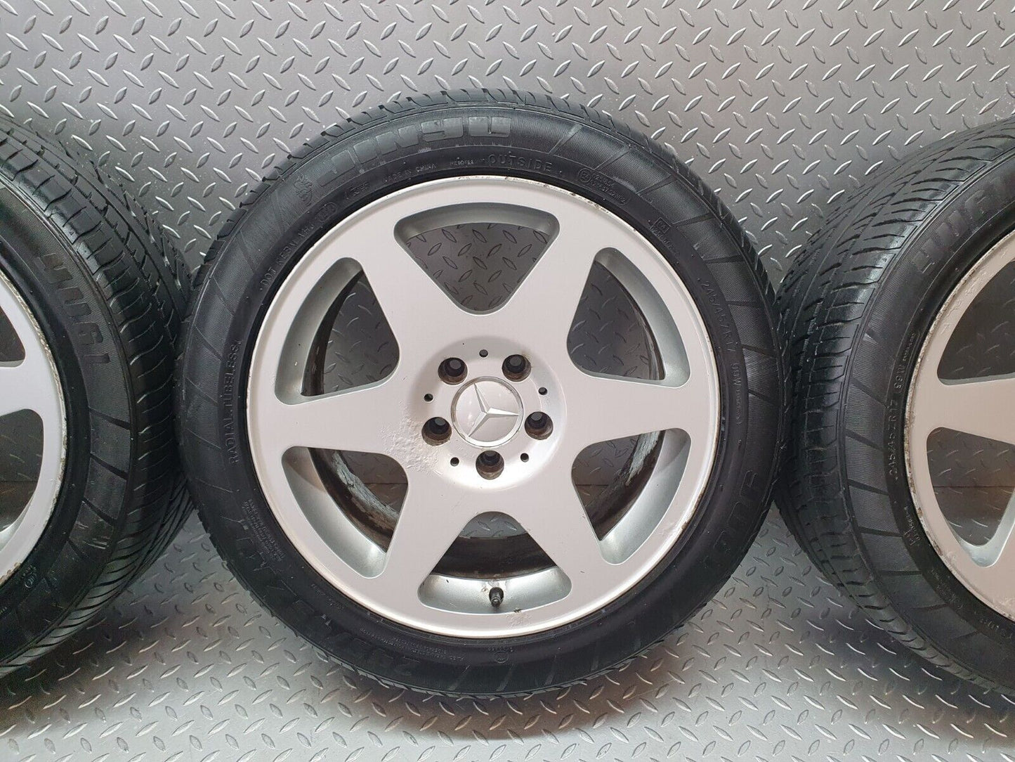 42632 Mercedes-Benz R129 320SL Alloy Wheel Set 8 1/4Jx17H2 ET34 1244011702
