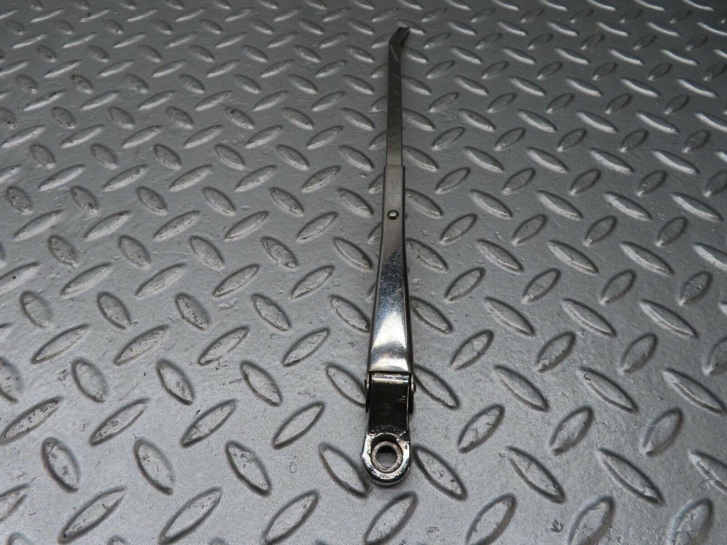 13114 Mercedes-Benz W111 220S Wiper Arm Right Side