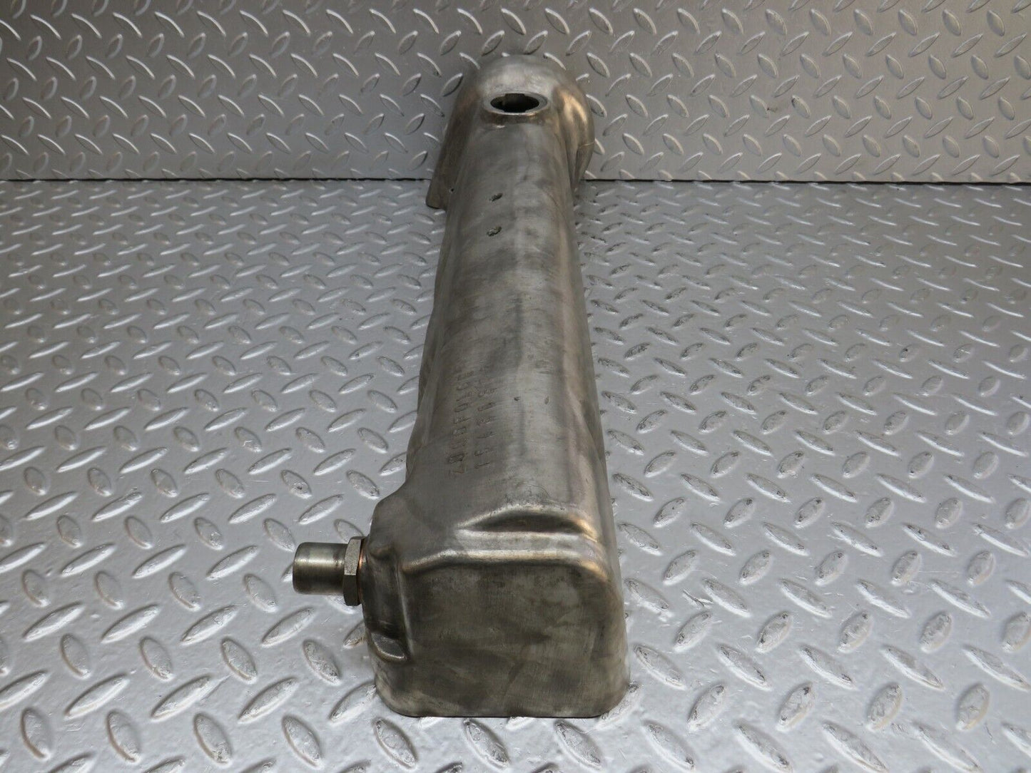 32843 Mercedes-Benz C107 R107 350 V8 Cylinder Head Valve Cover Right Side 1160161905