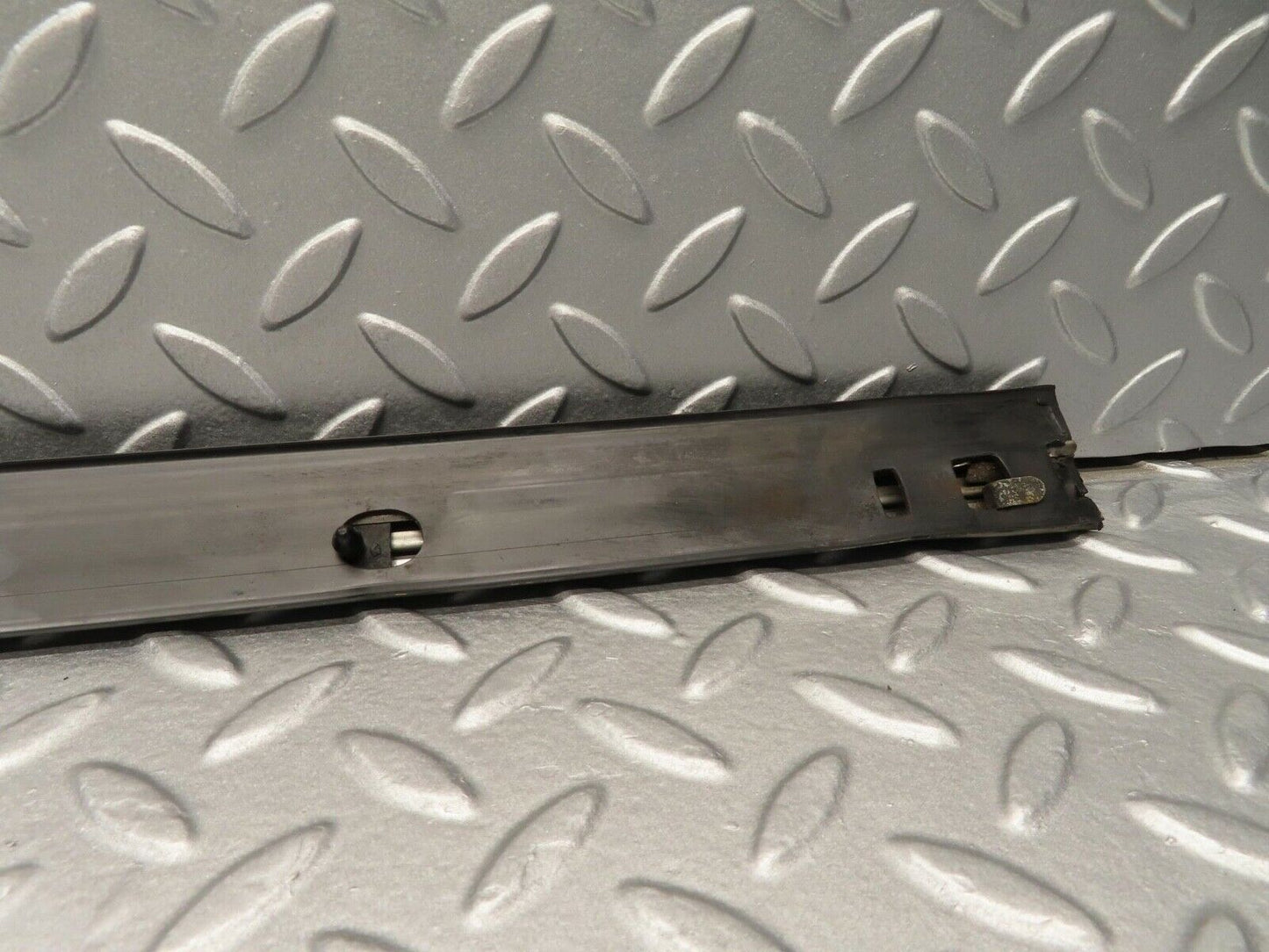11821 Mercedes-Benz R107 450SL Right Door Centre Moulding Trim