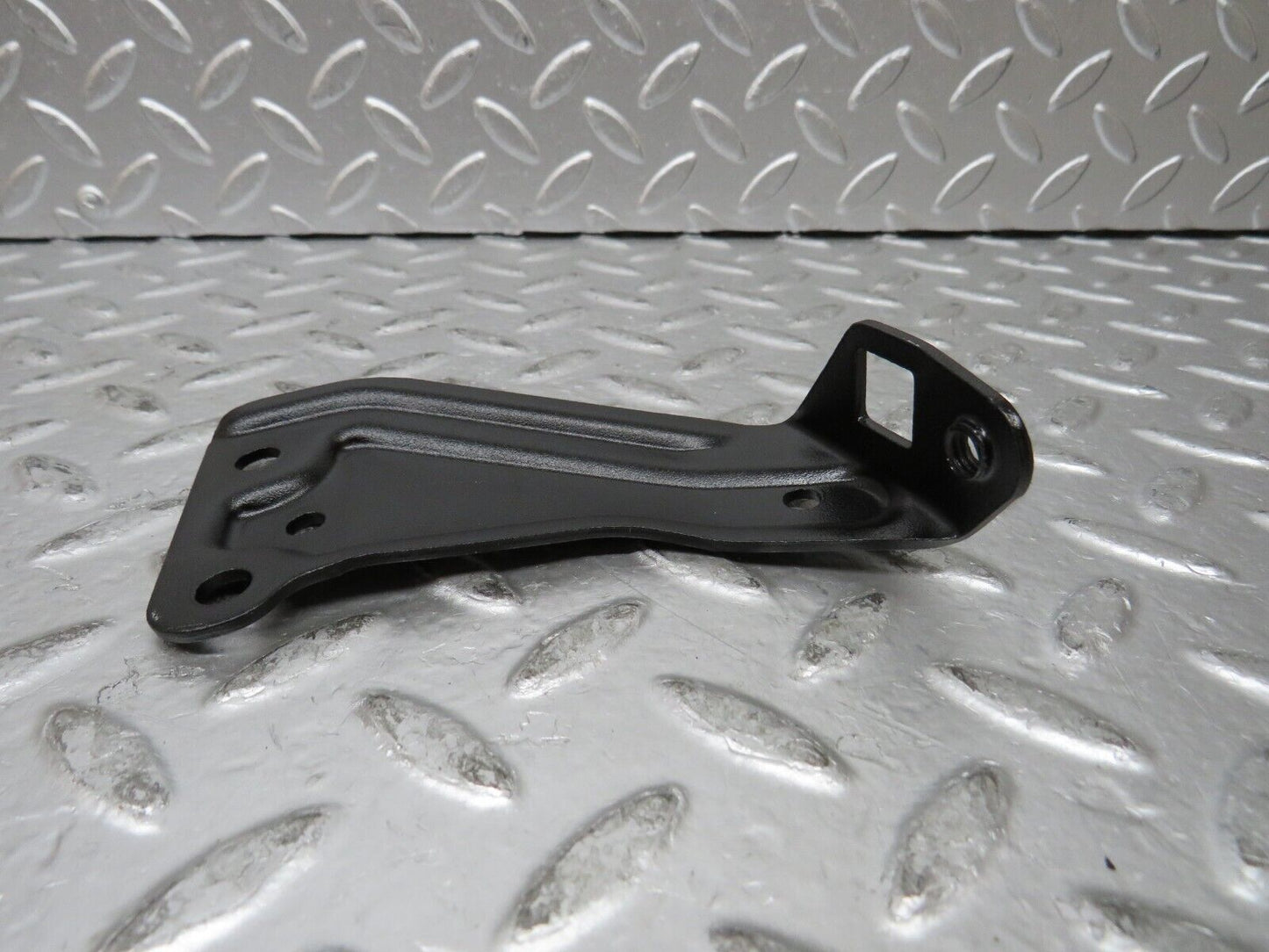 27008 Mercedes-Benz W123 240D Accelerator Cable Bracket