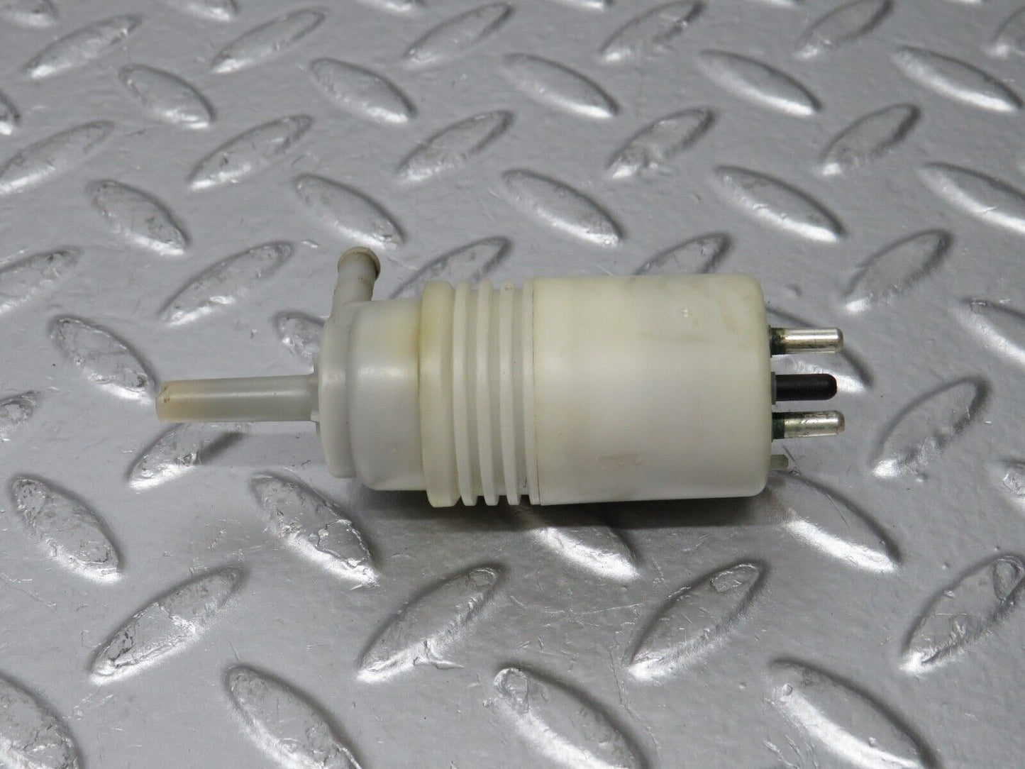 31247 Mercedes-Benz S124 220TE Wagon Windscreen Washer Pump Hella 1248690421