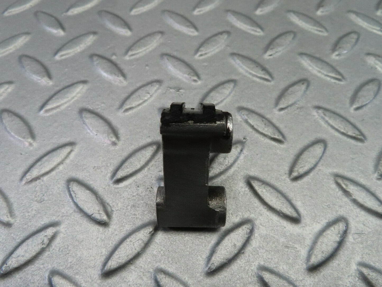 8050 Mercedes-Benz W115 220D Timing Chain Guide Rail 6210600516