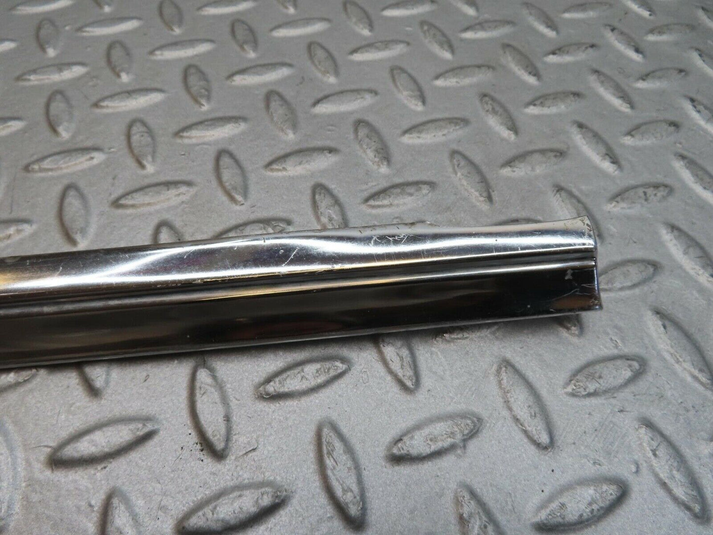 12355 Mercedes-Benz W108 280SE 3.5 Front Left Door Chrome Moulding Trim