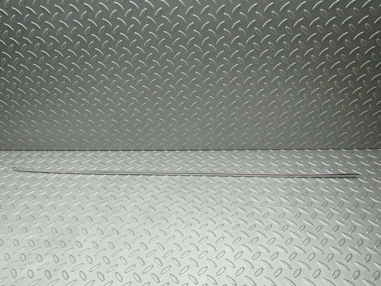3321 Mercedes-Benz W115 220D Roof Chrome Trim Left Side