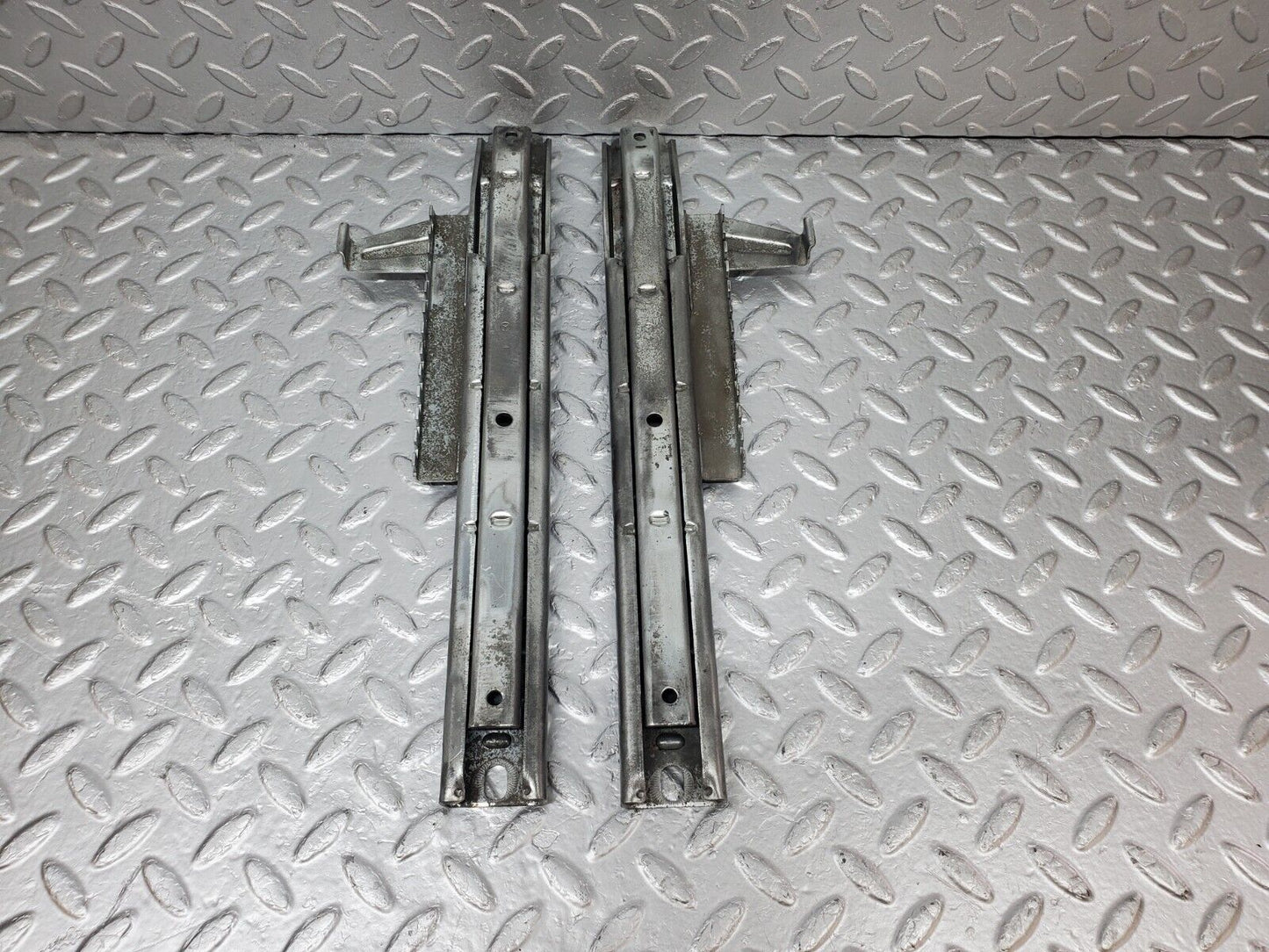 44533 Mercedes-Benz W123 280E Front Right Seat Rail Pair