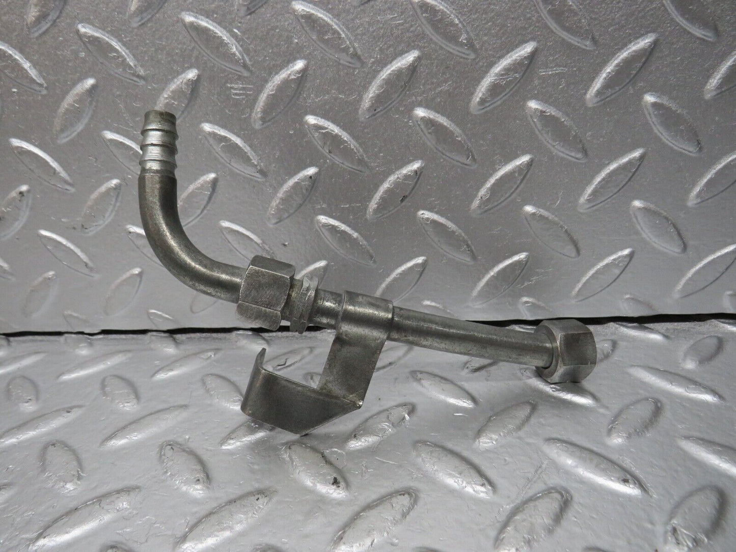 33071 Mercedes-Benz C107 R107 350 V8 Oil Hose Pipe