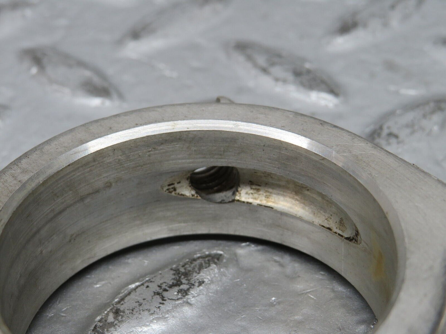 32800 Mercedes-Benz C107 R107 350 V8 Camshaft Tower Bearing 1160512112