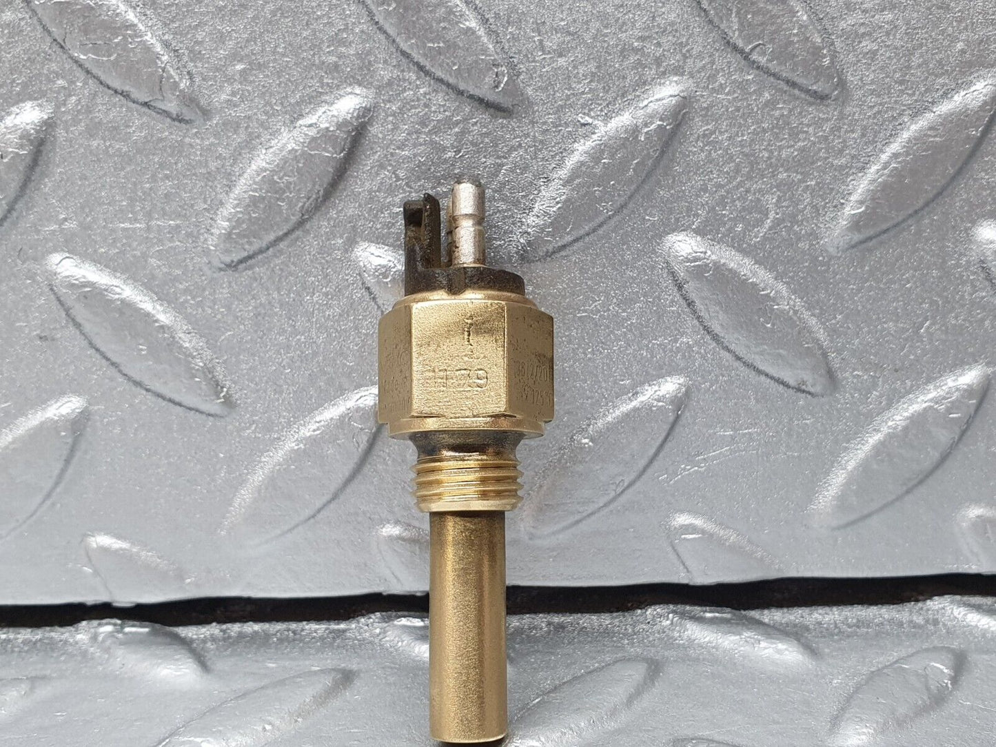 41338 Mercedes-Benz C107 350SLC Coupe Coolant Temperature Sensor VDO