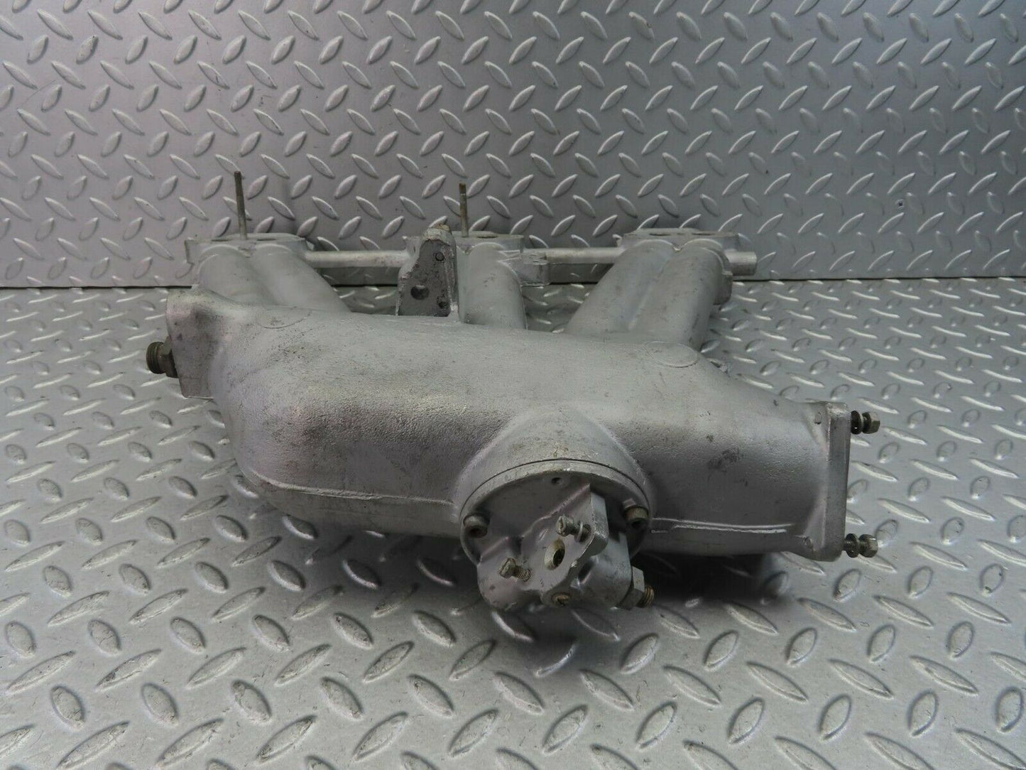 8684 Mercedes-Benz W111 Intake Manifold 1271412501