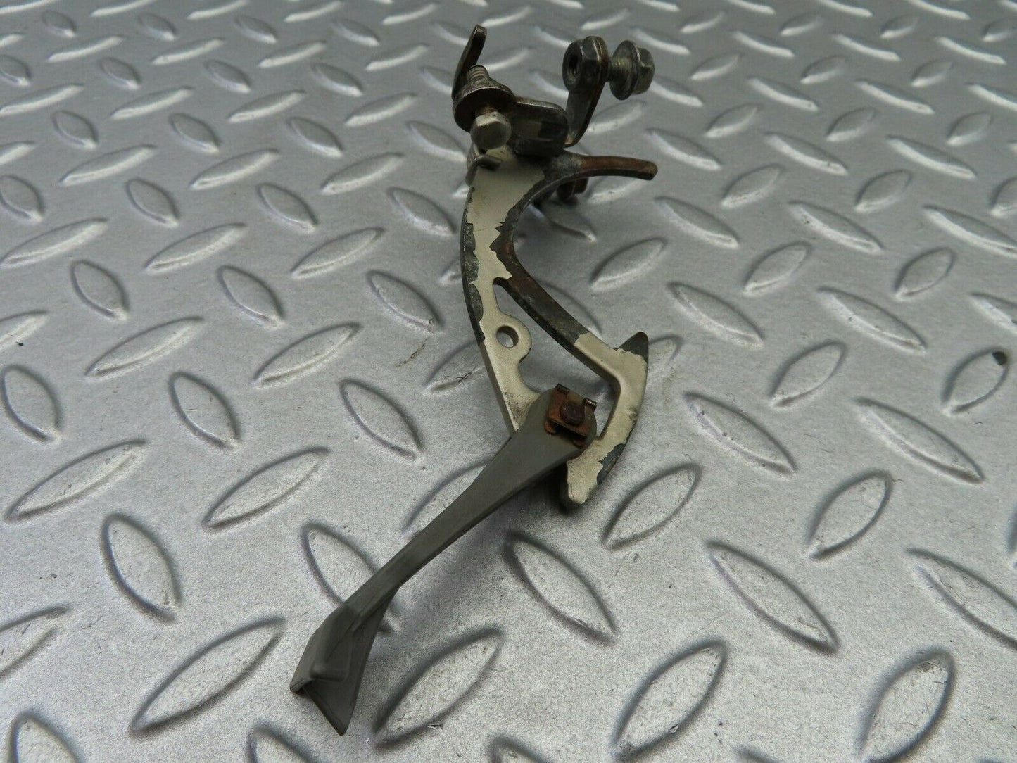 6220 Mercedes-Benz W126 380SE Bonnet Safety Latch