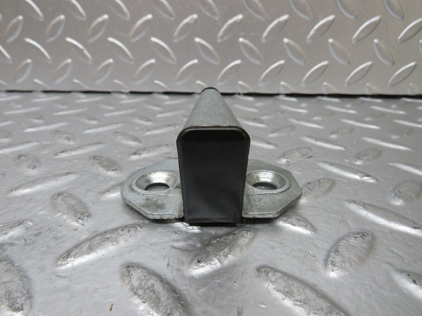 25845 Mercedes-Benz W124 280E Door Lock Latch