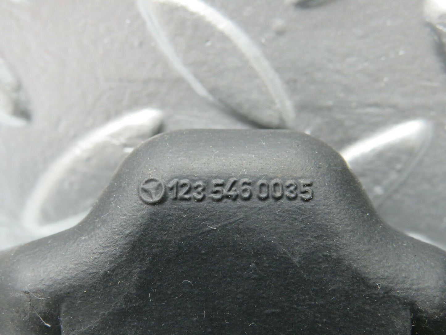 24093 Mercedes-Benz W123 280E Starter Motor Wire Rubber Cover