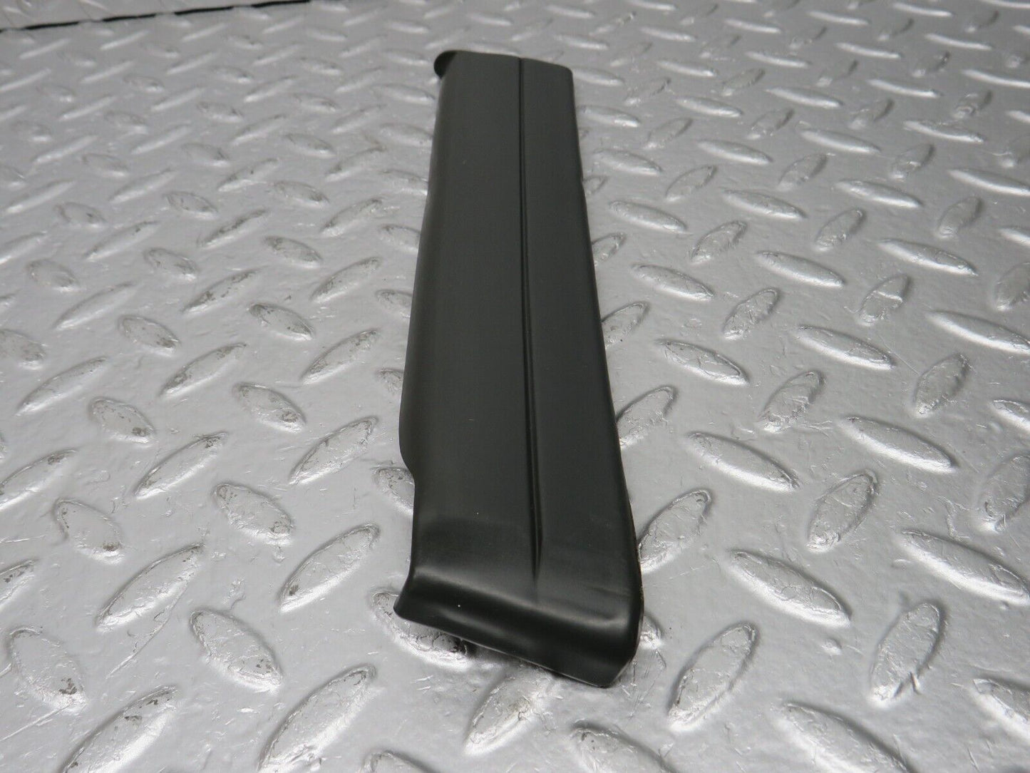 33781 Mercedes-Benz W201 190E 2.0L Front Right Fender Wing Lower Moulding Trim