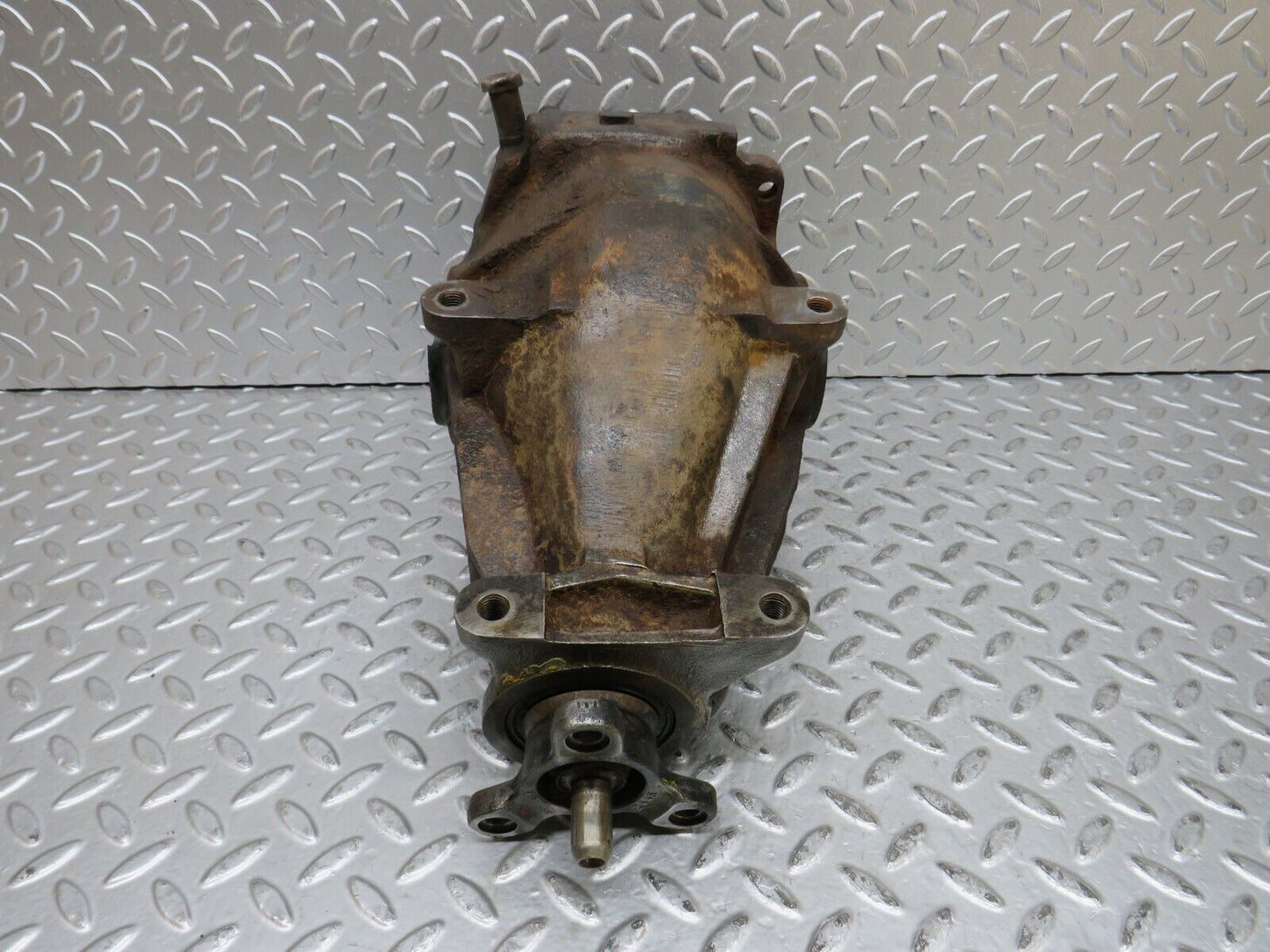 28885 Mercedes-Benz W123 230E Rear Differential Ratio 3.58 1233510101