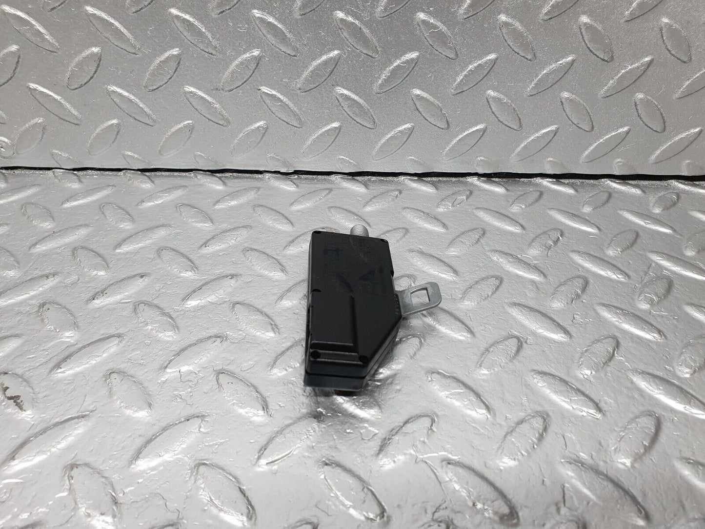 41856 Mercedes-Benz W202 C200 Radio Ariel Antenna Amplifier Booster 2028201989
