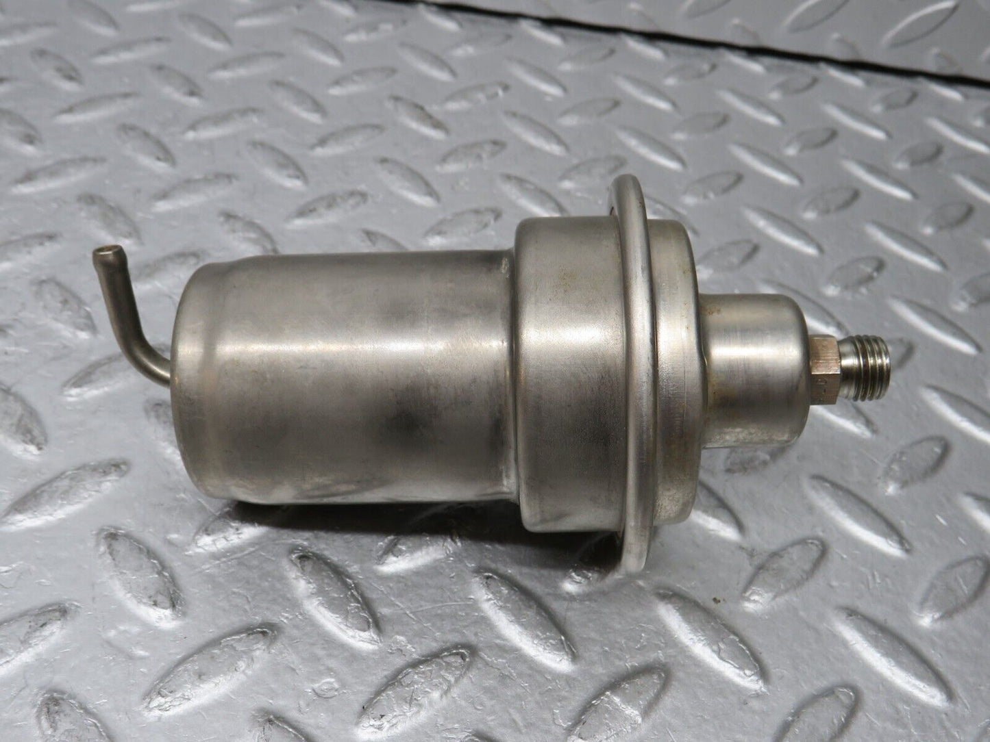 35347 Mercedes-Benz R107 280SL Fuel Pressure Regulator Bosch 0004760421