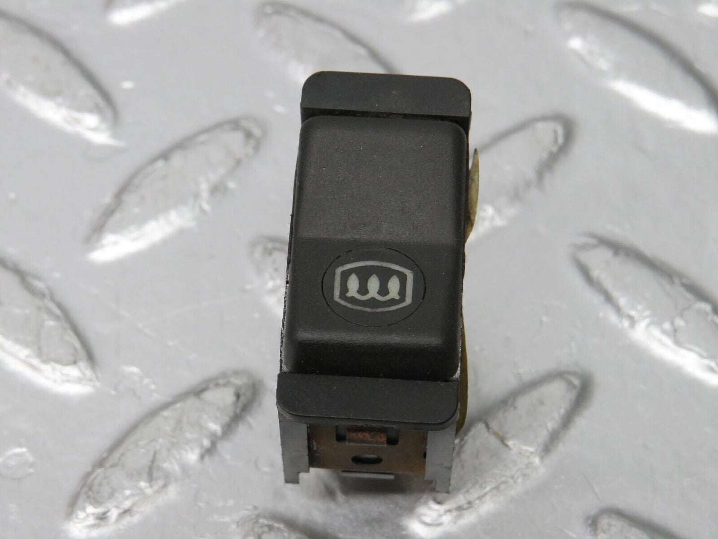 31096 Mercedes-Benz W123 200D  Rear Heated Window Switch 0008206110