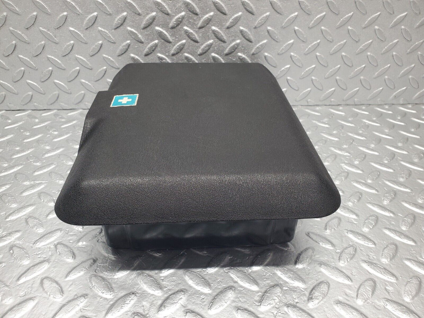46452 Mercedes-Benz C123 280CE Coupe First Aid Box 1238650353
