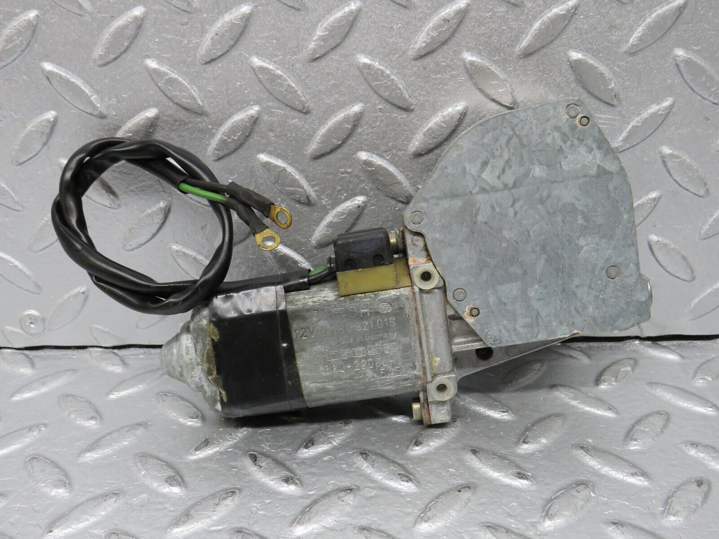 39193 Mercedes-Benz R107 500SL Coupe Right Door Window Regulator Motor Bosch 0130821016