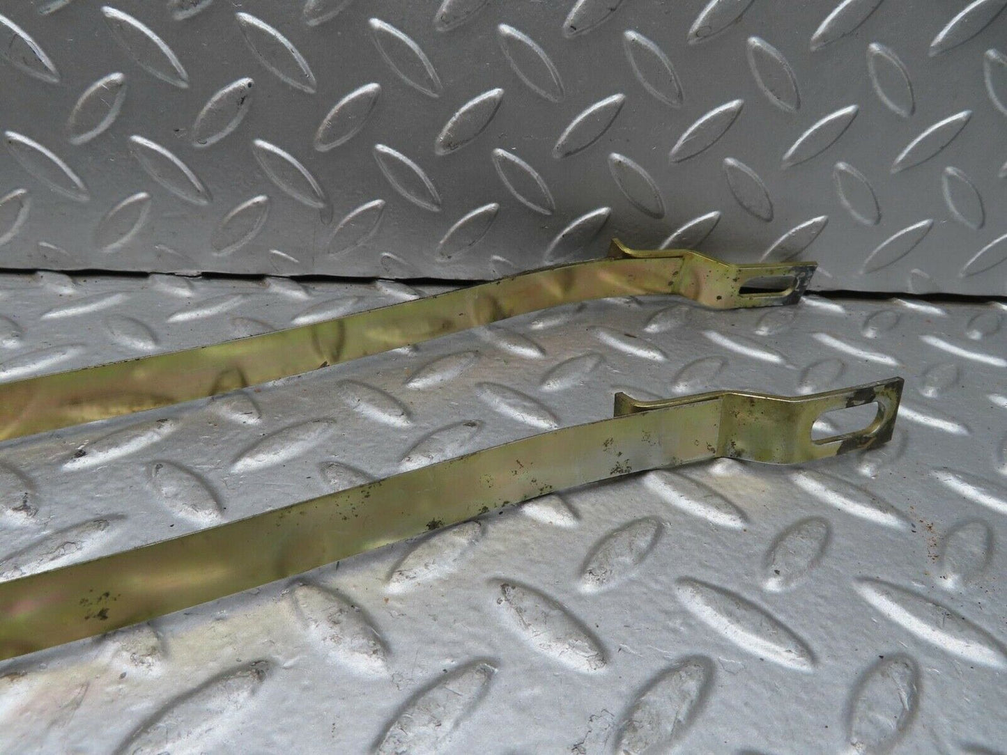 15869 Mercedes-Benz W123 280E Heater Box Holder Strap