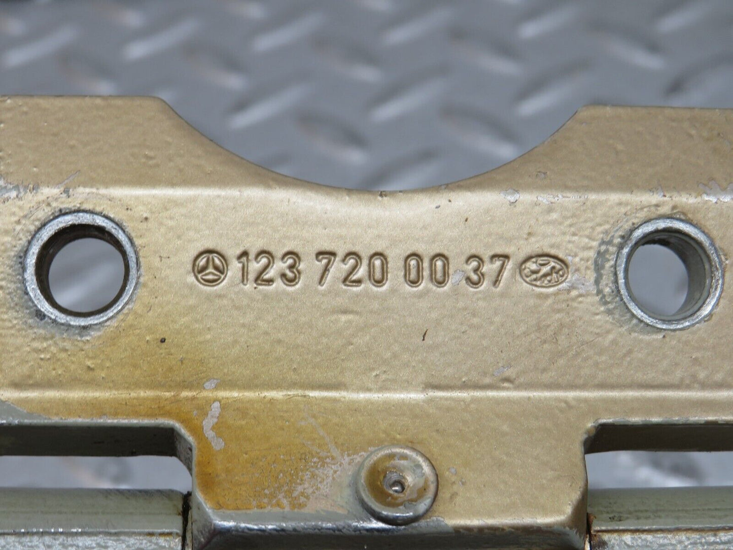 28360 Mercedes-Benz S123 240D Wagon Door Hinge Pair 1237200037