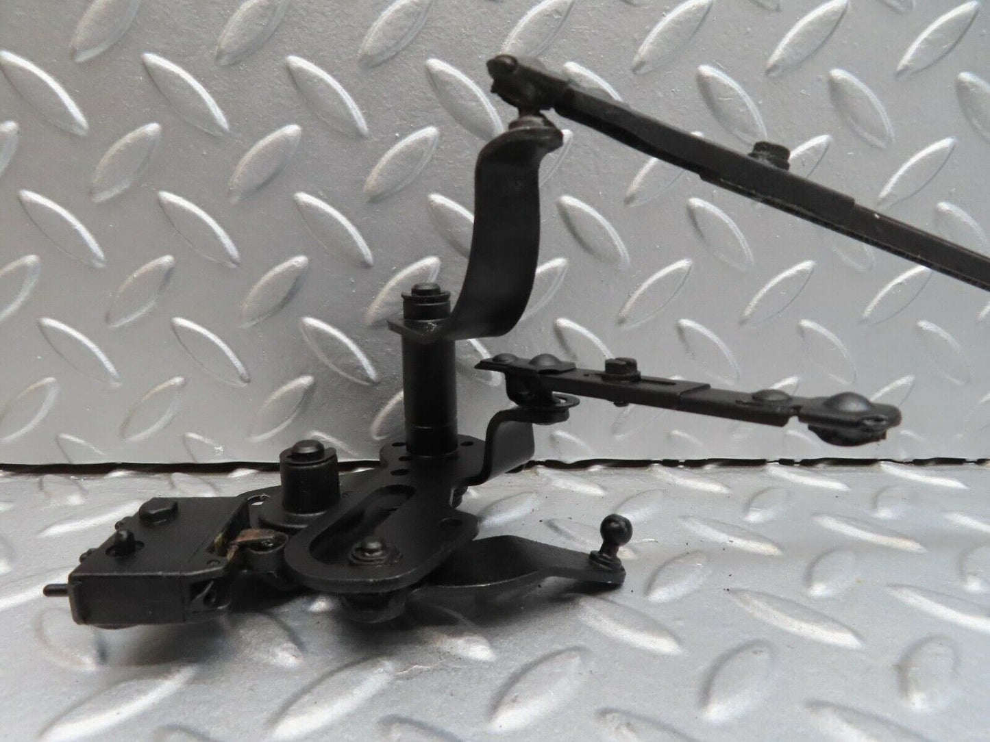 16002 Mercedes-Benz W123 280E Throttle Linkage