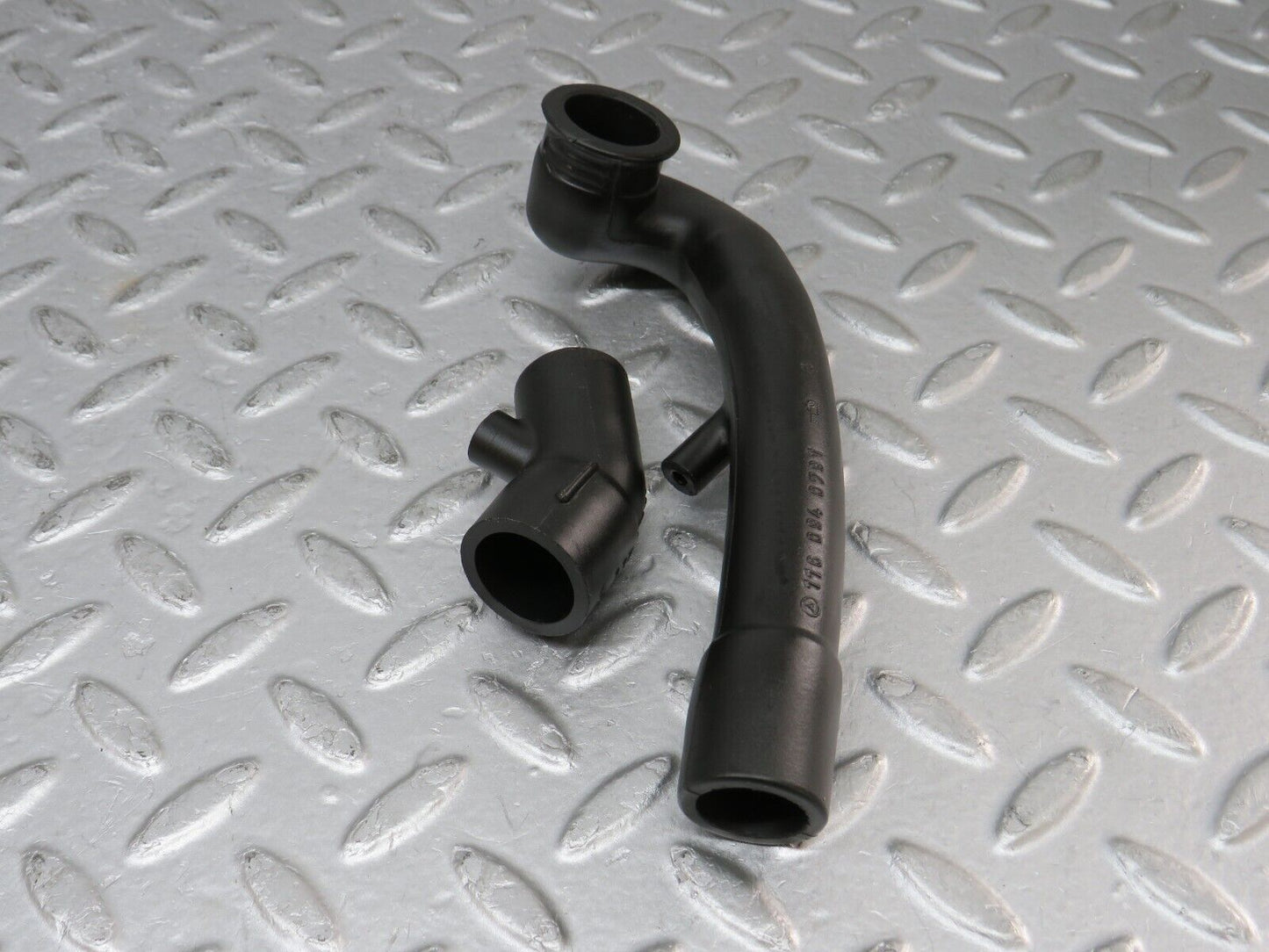 36281 Mercedes-Benz W126 420SE Crankcase Breather Hose Pipe 2x 1160940791 1170940882