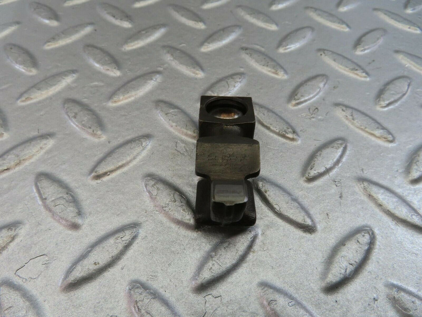 9869 Mercedes-Benz C123 280CE Coupe Valve Rocker Arm With Retaining Spring