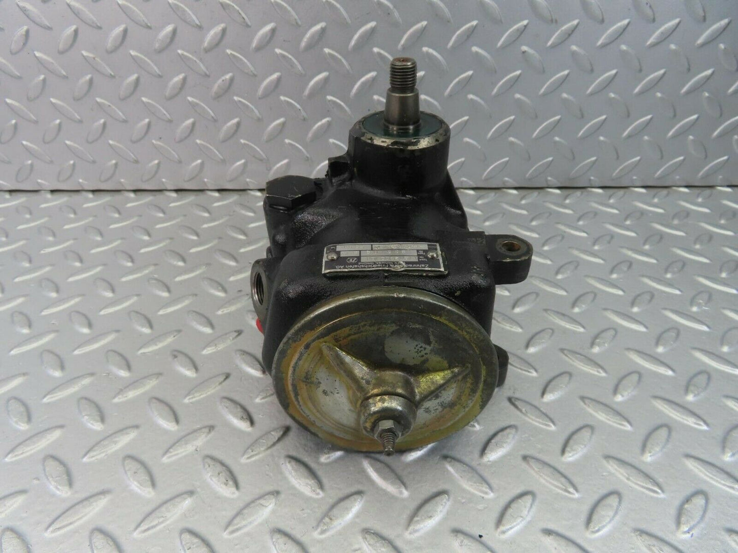 8910 Mercedes-Benz W116 Power Steering Pump 1164601780