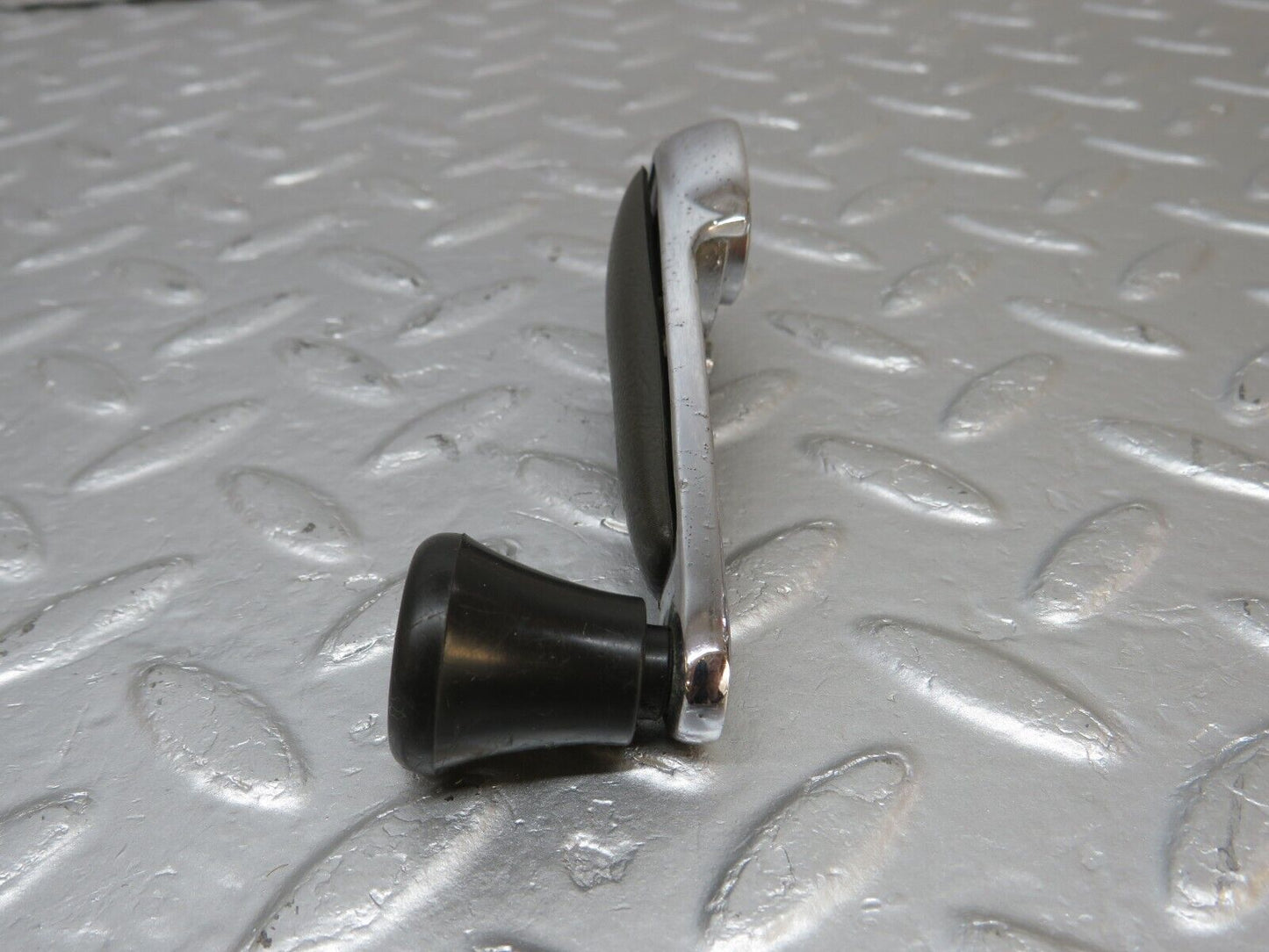 40221 Mercedes-Benz W110 230 Window Lifter Crank Handle