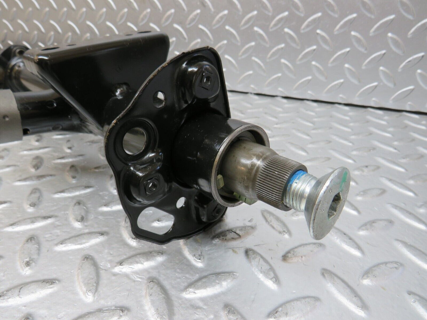 27781 Mercedes-Benz S124 300TE Wagon Steering Column