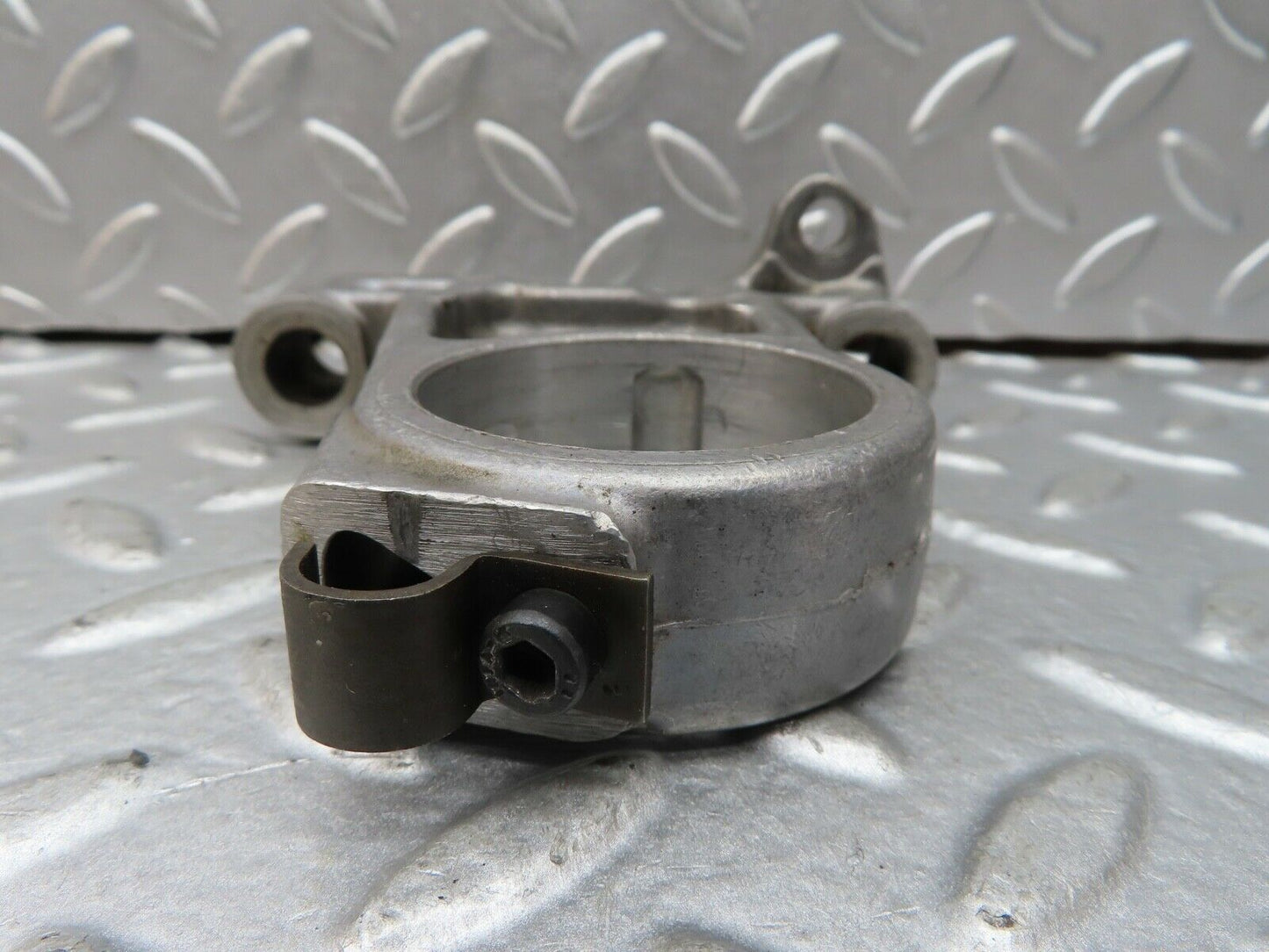 19245 Mercedes-Benz W123 300D Camshaft Tower Bearing 6160510612