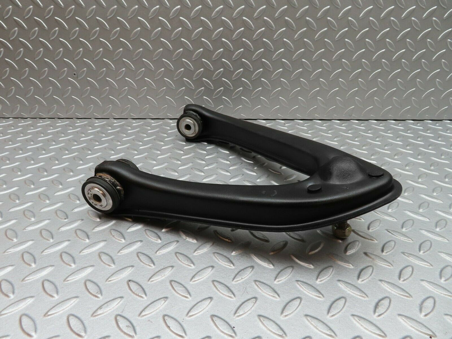 4887 Mercedes-Benz W114 280CE Coupe Front Right Upper Control Arm