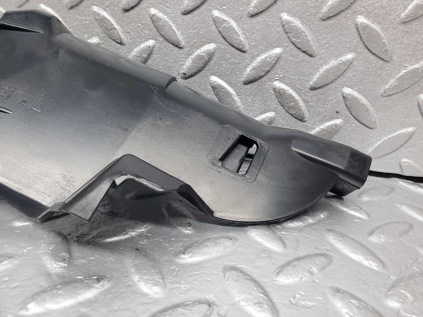 45612 Mercedes-Benz W126 420SE Front Left Door Lock Inner Cover 1267230308