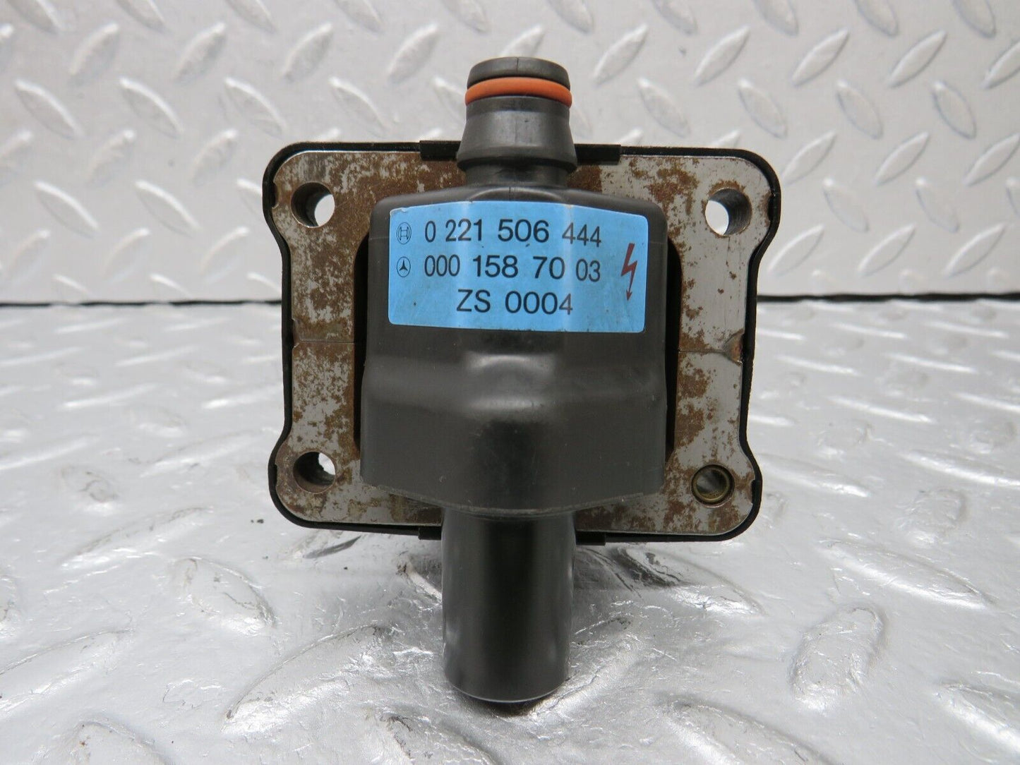 38081 Mercedes-Benz A124 320E Cabriolet Ignition Coil 0221506444 0001587003
