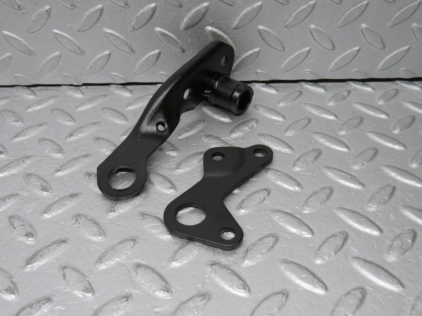 38972 Mercedes-Benz W201 190E 2.6L Engine Lifting Eyes Hooks