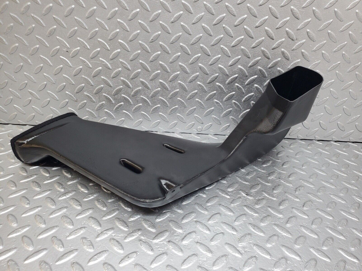 44611 Mercedes-Benz W124 220E Heater Air Duct Vent Left Side 1248310146