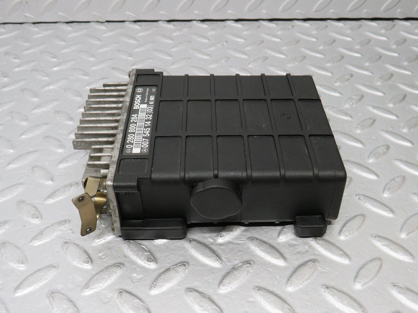 38808 Mercedes-Benz W201 190E 2.6L Engine Control Unit Bosch 0075451432 0280800284