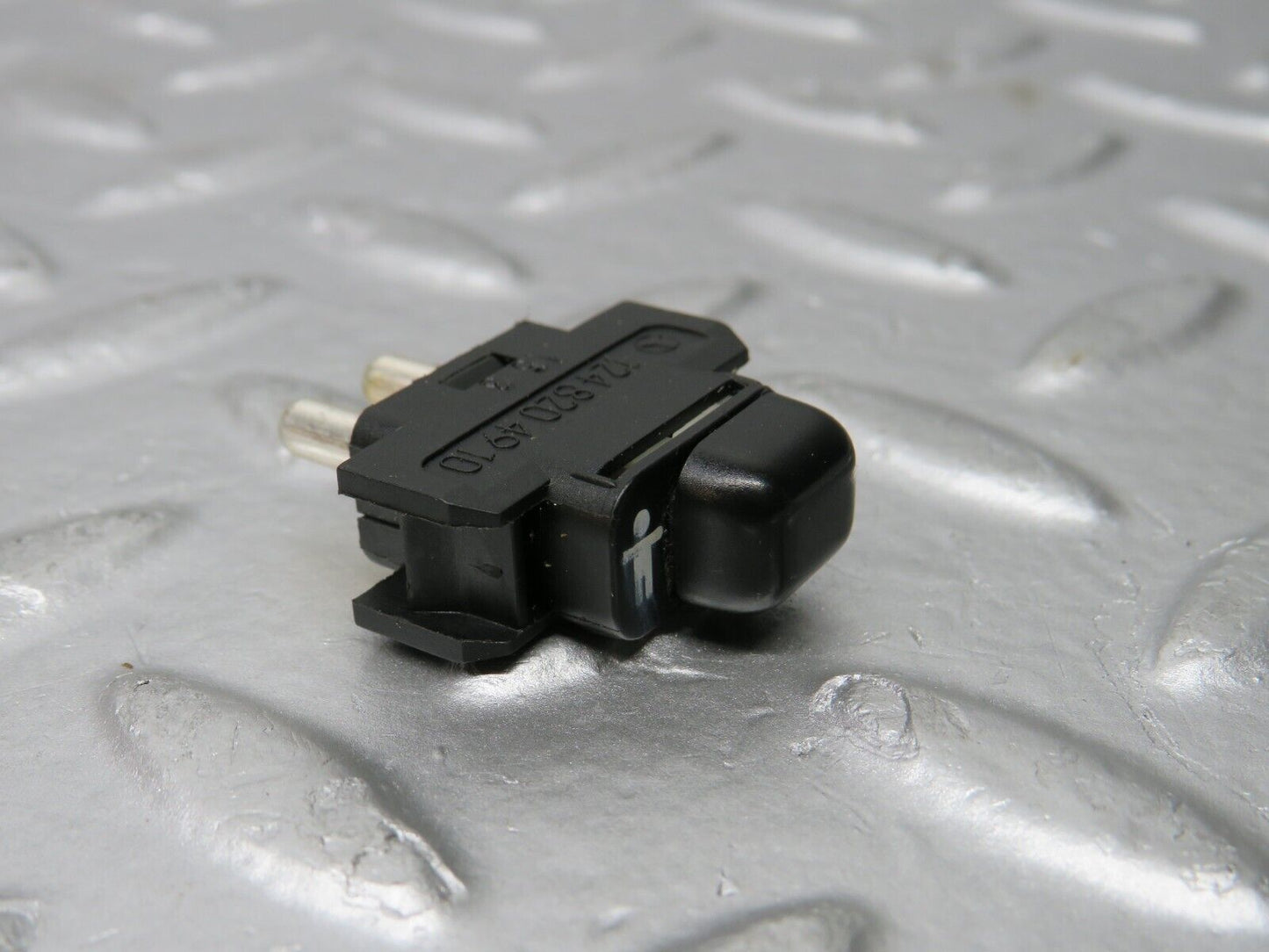 31620 Mercedes-Benz W201 190LE 1.8L Child Lock Control Switch1248204910